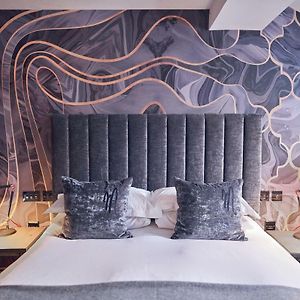 Standard Zimmer mit Kingsize-Bett